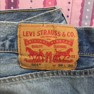 Women’s Levi’s Jean *Read Description*